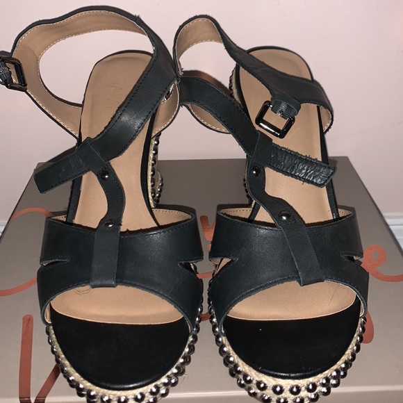 Crown Vintage Women’s Size 10 black wedges - Picture 2 of 4